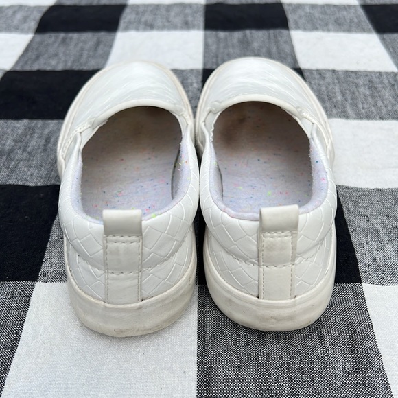 Cat & Jack- Girl’s Hailey Slip-On Sneakers - Picture 6 of 6